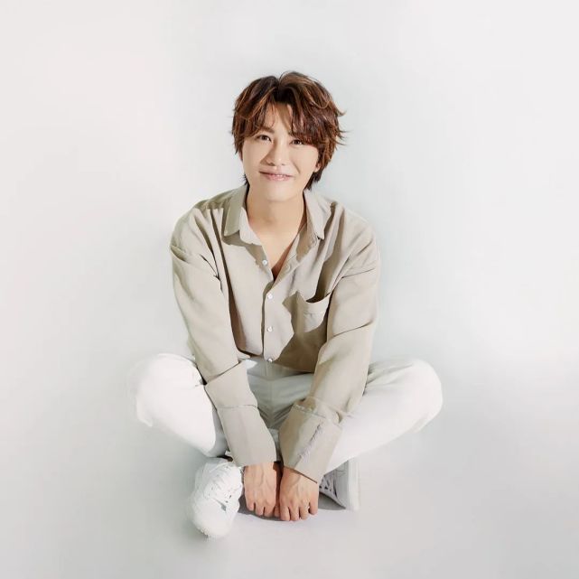 实力新星罗罗一首《沙漠骆驼》让他成为了火遍全网的新锐歌手造就经典