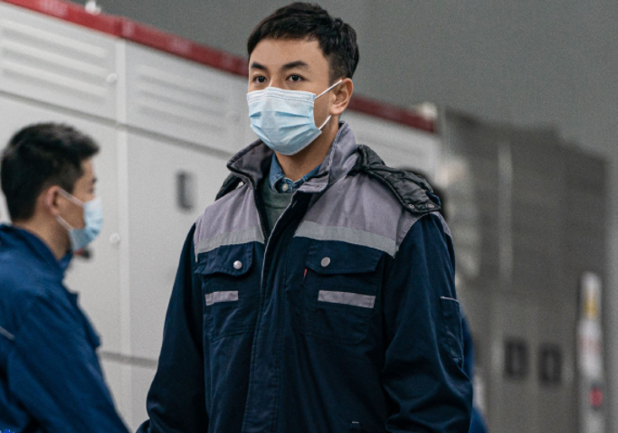 《中国医生》热映,释小龙一眼认出,张嘉倪冯绍峰要拿放大镜找
