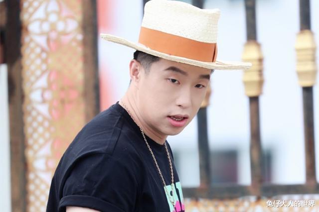 德云社烧饼凌晨发文简单的一段话引发网友热议饼哥真是好父亲