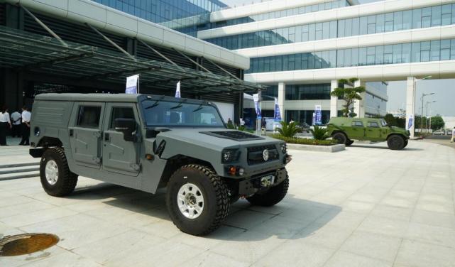 国产悍马来袭拥有极致越野性能更有爆表回头率