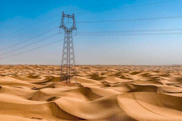 大胆设想:将新疆塔克拉玛干沙漠建成光伏能源基地,发电量足够5个中国