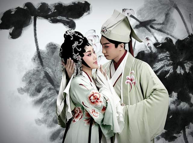 被屡次翻拍的白蛇传一开始竟然是惊悚故事白娘子还吃人