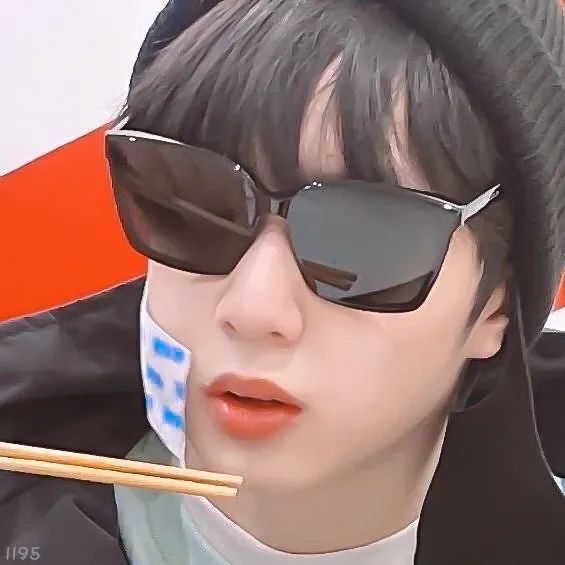 英子粉丝留言求图|刘耀文高清壁纸 头像