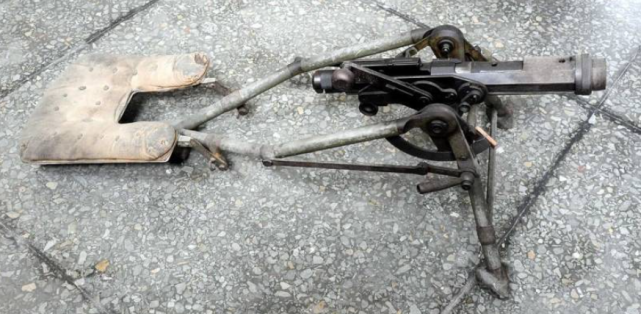 你们总是喜欢在供弹上搞点幺蛾子二战意大利brixia45mm迫击炮