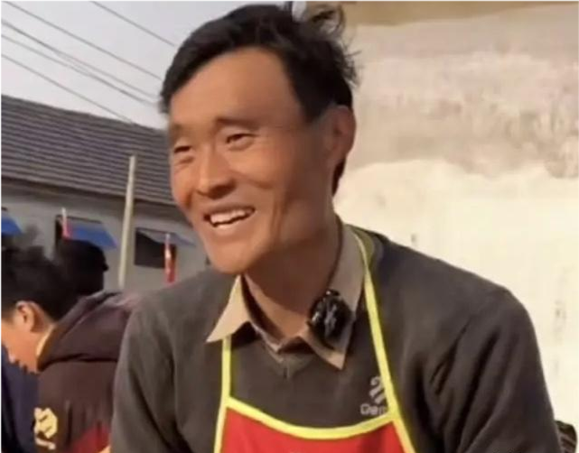 拉面哥立功替郭刚堂感谢全国网友找了24年的儿子可以回家了