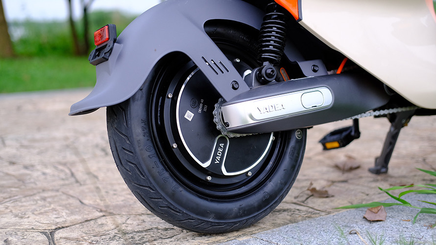 雅迪vfly l100 max电动车评测:高颜值,高性能,高智能的高端骑行体验