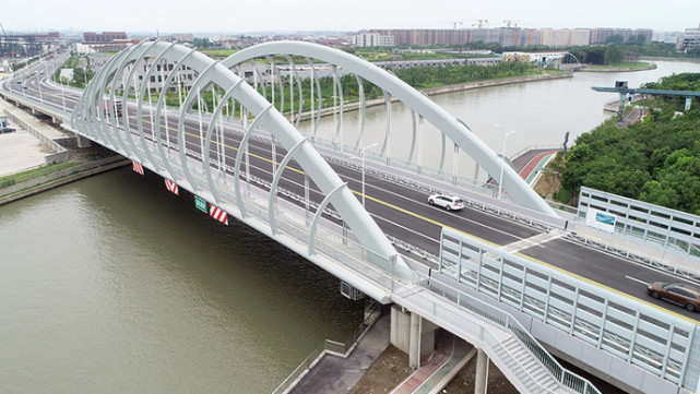 连接嘉定长宁闵行吴淞江上又有大桥建成通车