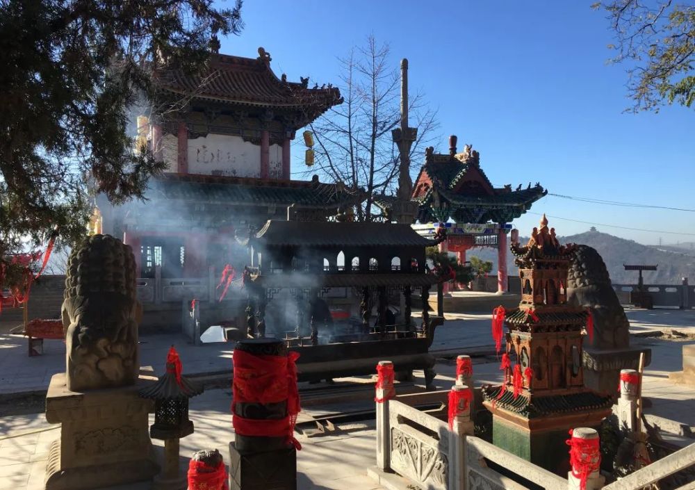 開始作為遊客的延安半日遊:登上清涼山頂,在太和山道觀嫋嫋香火間