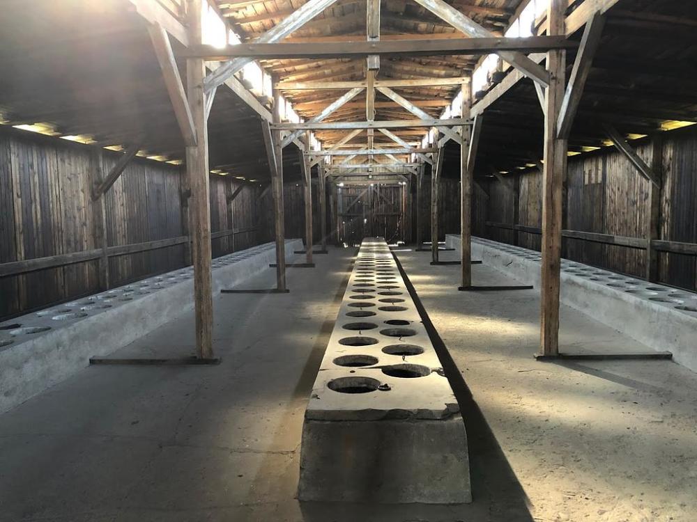 波兰纳粹时期的死亡工厂走进满载悲伤的奥斯维辛集中营