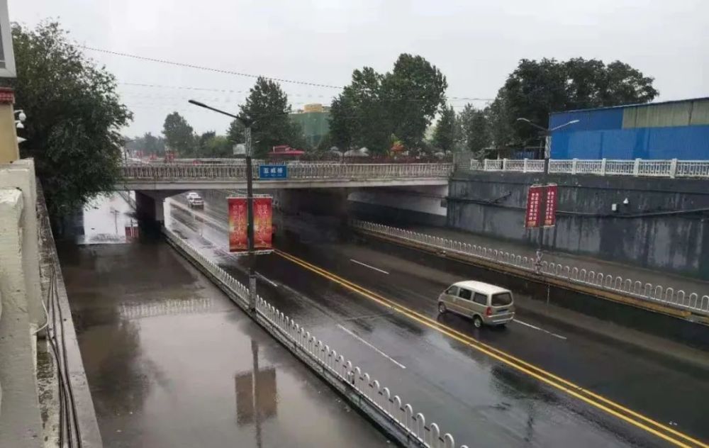 高碑店这段易积水的路这场大雨没积水