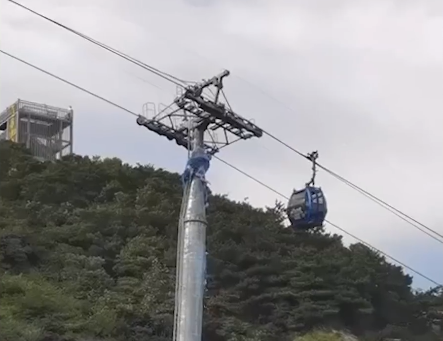 滑翔傘與纜車相撞,遊客從高空墜落!剛剛,景區通報