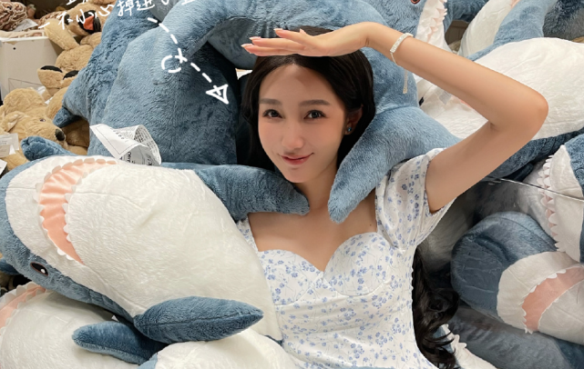 吴亦凡的女友永远只有18岁