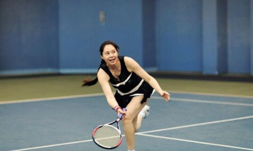 我国叛徒胡娜胡娜如今竟回国捞金下场怎么样