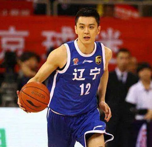 cba联赛 在CBA效力一支球队15年有多难？历史仅5人，个个是巨星