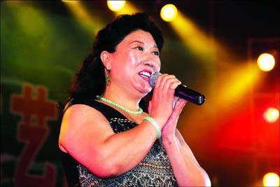 败光母亲高秀敏7套房产,葬礼上没流眼泪,李萱如今现状如何!