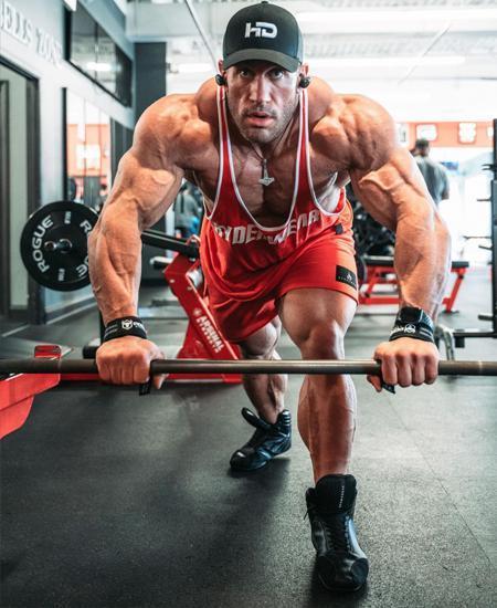 体重128公斤,肌肉量十足,完美的比例,成为了不少人的健美目标