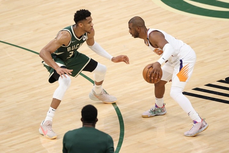 美国男篮 NBA越来越菜？能赚钱就行！总决站票都要3000块，肖华赚到笑出声