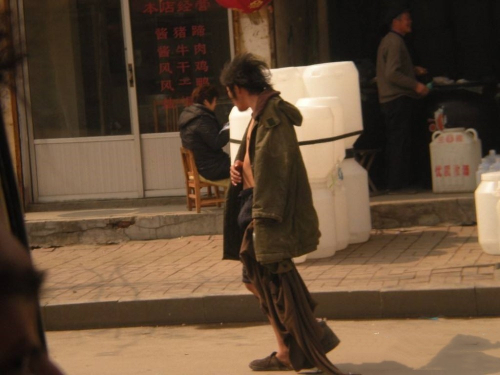 山寨手机王子陈金陵曾坐拥上亿资产如今成为街头流浪汉