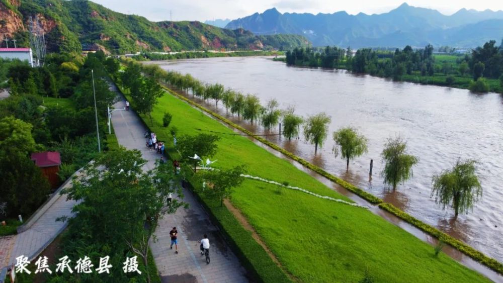 下板城老牛河危险的一幕,千万不要靠近河边!