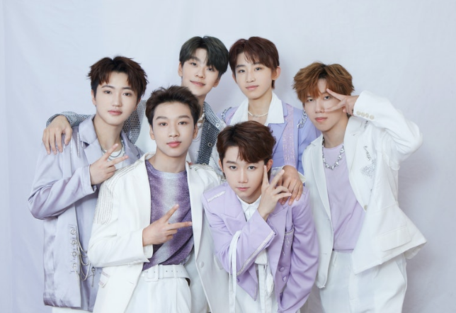 story」亦在2018年正式出道,而他们当时出道的平均年龄只有12岁而已