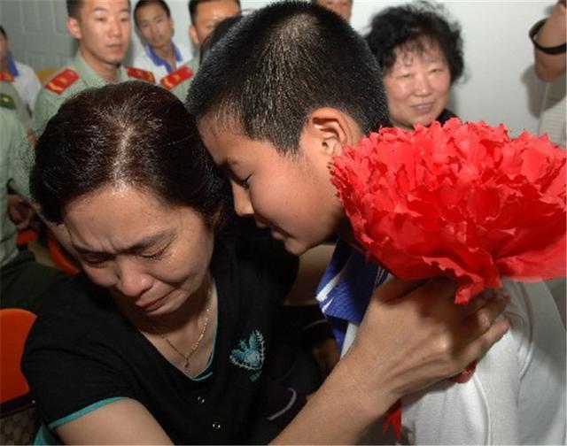 身为烈士子女,他们承受了常人难以承受的痛苦,家庭中的顶梁柱突然离去