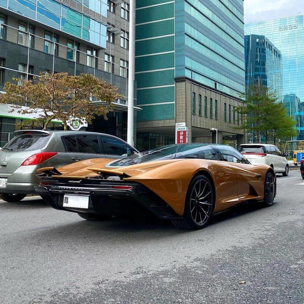 各方面的表现都非常出色 气场强大 迈凯伦speedtail实车街拍_腾讯新闻