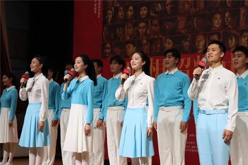 绍兴小姐姐亮相天安门广场