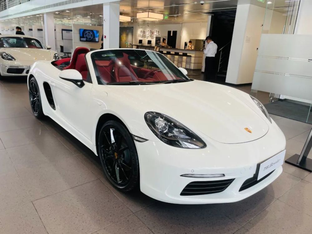 保時捷718 boxster|敞篷跑車的魅力所在:浪漫至死不渝