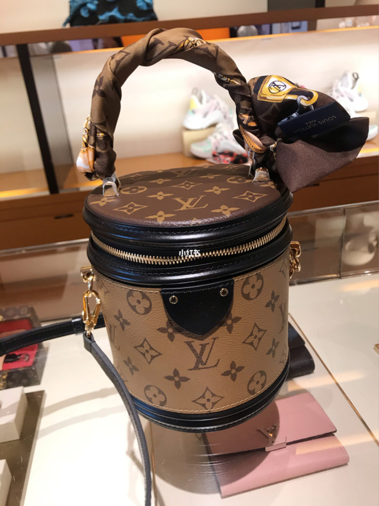 每天一个品牌故事:路易威登最难买的包lv cannes发财桶