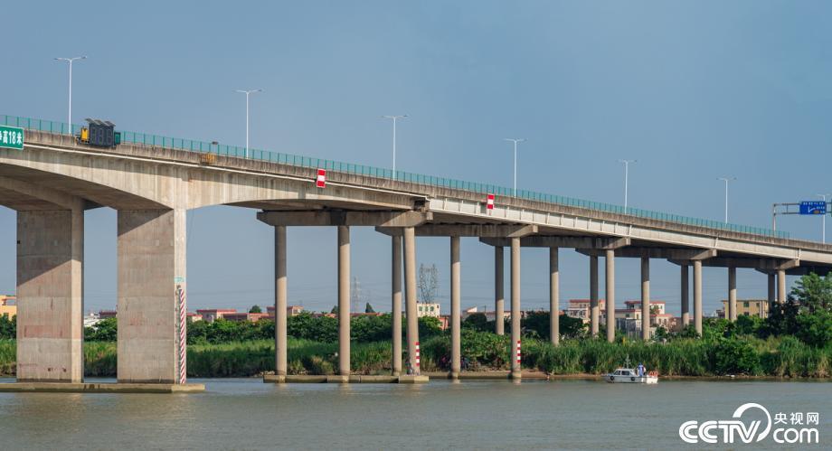 广州番禺北斗大桥桥墩被撞开裂大桥封闭