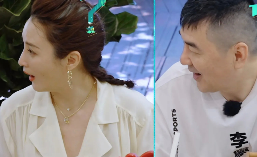 秦海璐真的是拆台的一把好手,竟然当场让蒋勤勤下不来台