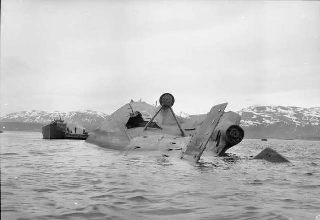 1941年5月27日10時36分,俾斯麥號戰列艦被英國皇家海軍擊沉於佈雷斯特