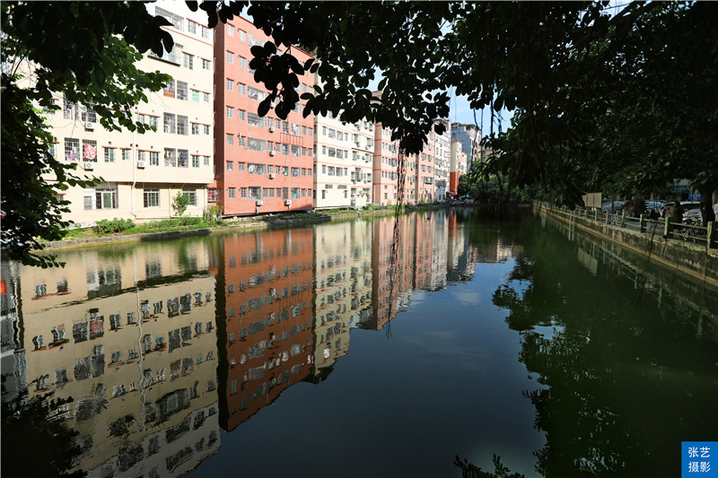 即将改造的广州城中村岑村遍布宣传标语村民对改造有何看法