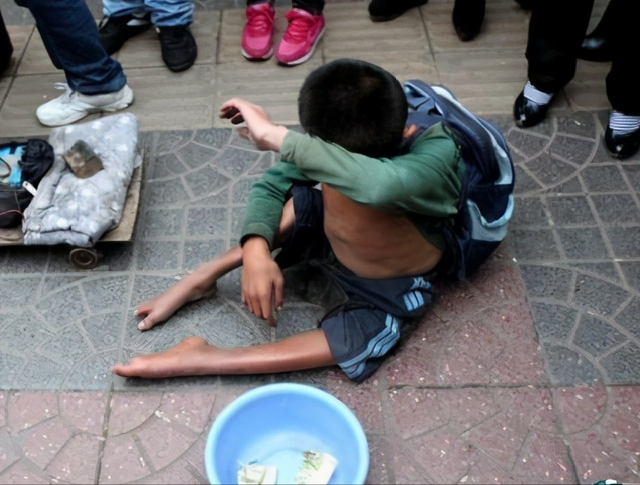 3,乞讨的残疾儿童都是被殴打致残吗但时至今日,职业乞讨已占城市乞讨