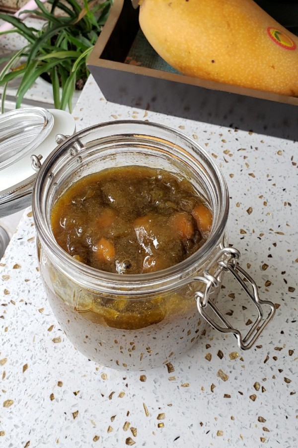 破损的青梅不要扔,加上冰糖煮一煮,生津开胃酸甜爽口