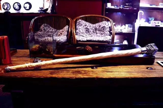 独角鲸的角为何千金难求英国女王不惜花费巨资购买欧洲皇室不惜倾家荡