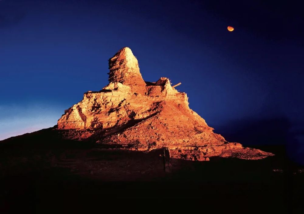 在建筑峰谷之中,来看一场山河之美的视觉盛宴_腾讯新闻