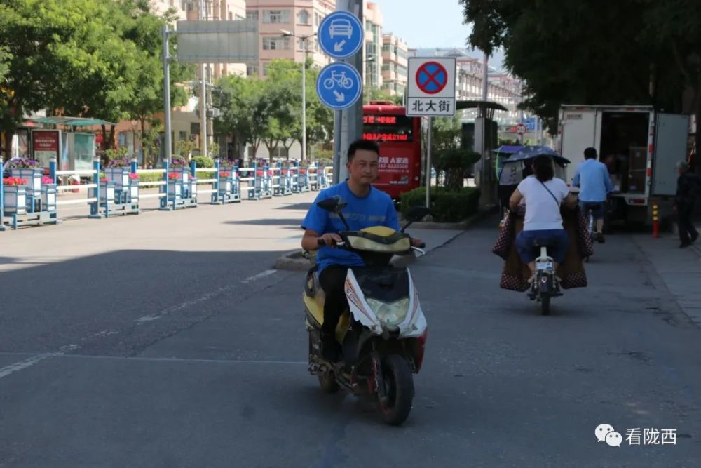 今天这些非机动车逆行中招