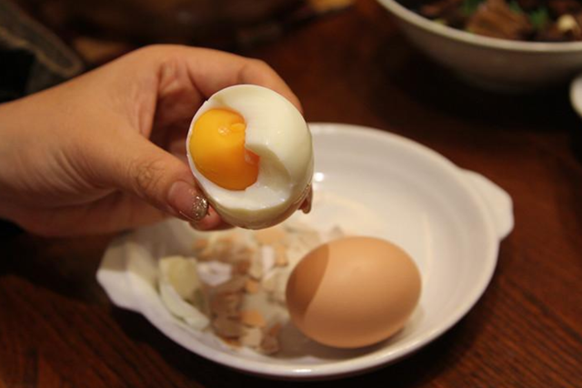 高血糖不能吃鸡蛋?99岁内科院士忠告:若想胰岛健康,远离4物
