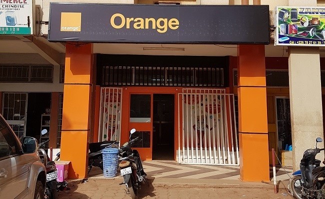 但法国主要电信运营商orange已宣布将继续与华为合作在非洲推出5g.