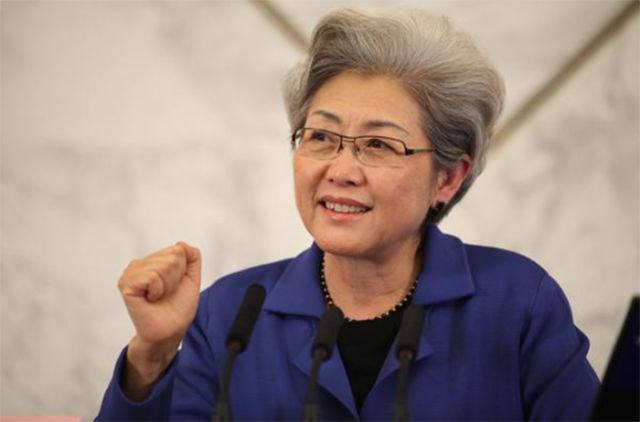 随后被派驻英国,成为中国第一位驻重要大国女大使