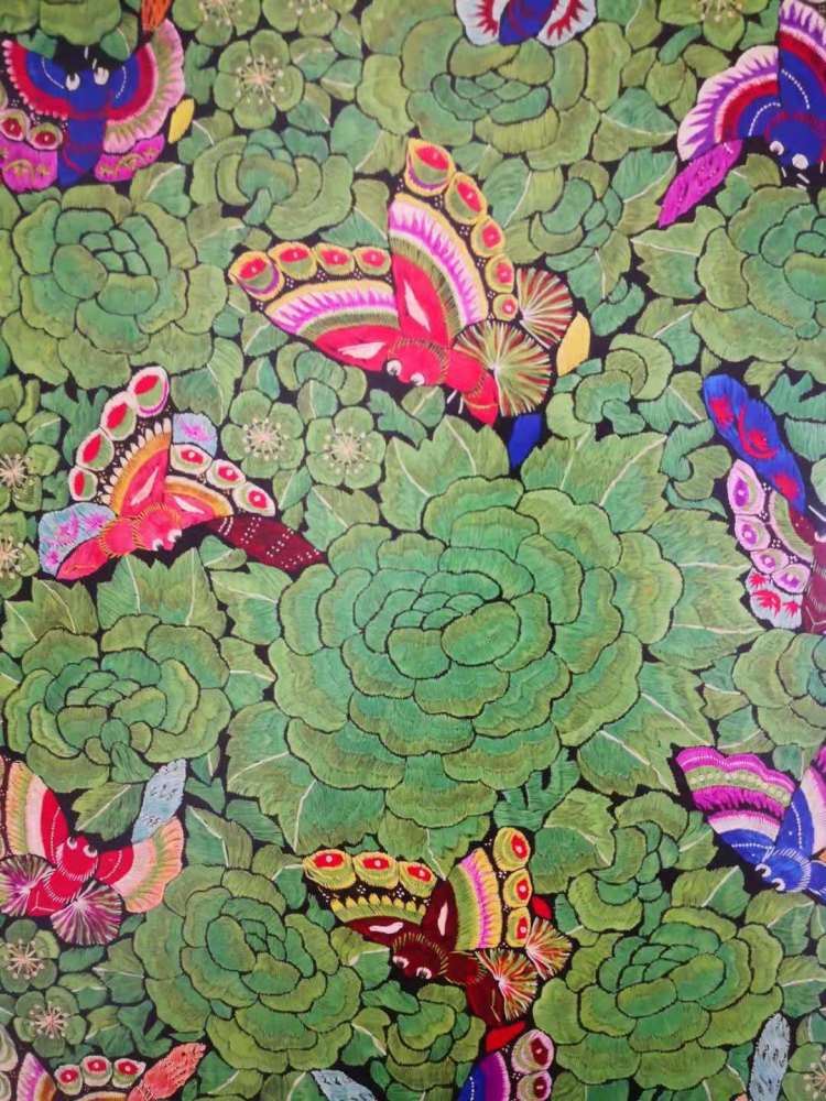 京绣技艺及中式传统服装有多美故宫出版社新书云裳华仪会告诉你答案