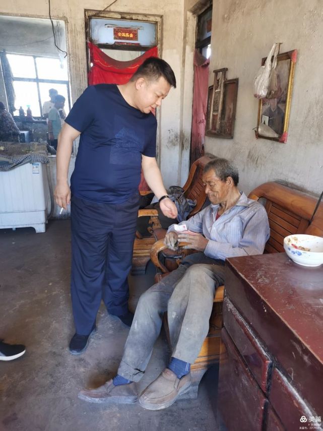山西孝义:天纲公司董事长任盛一行前往农村五保户以及特困户家庭看望