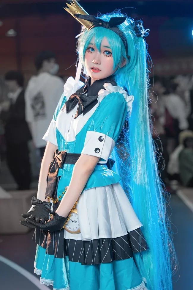cos:初音未来 爱丽丝ver.场照