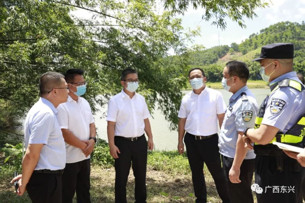 东兴市召开疫情防控工作座谈会