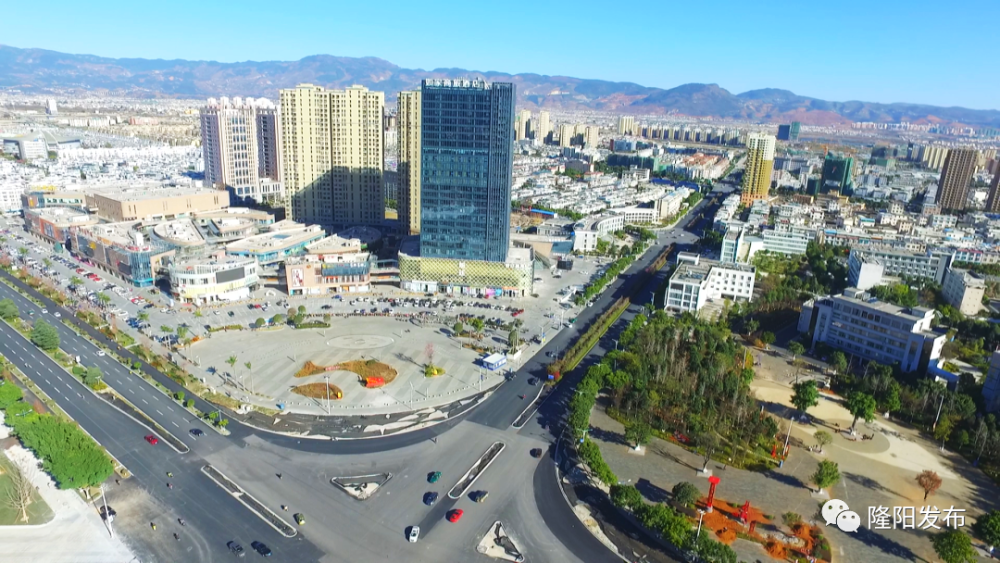 提"颜值",维秩序!隆阳区车辆停放秩序整治行动持续发力