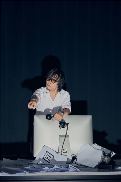 至于歌词内容的灵感,则来自于去年疫情期间,"旅日华人"鼓手hayato