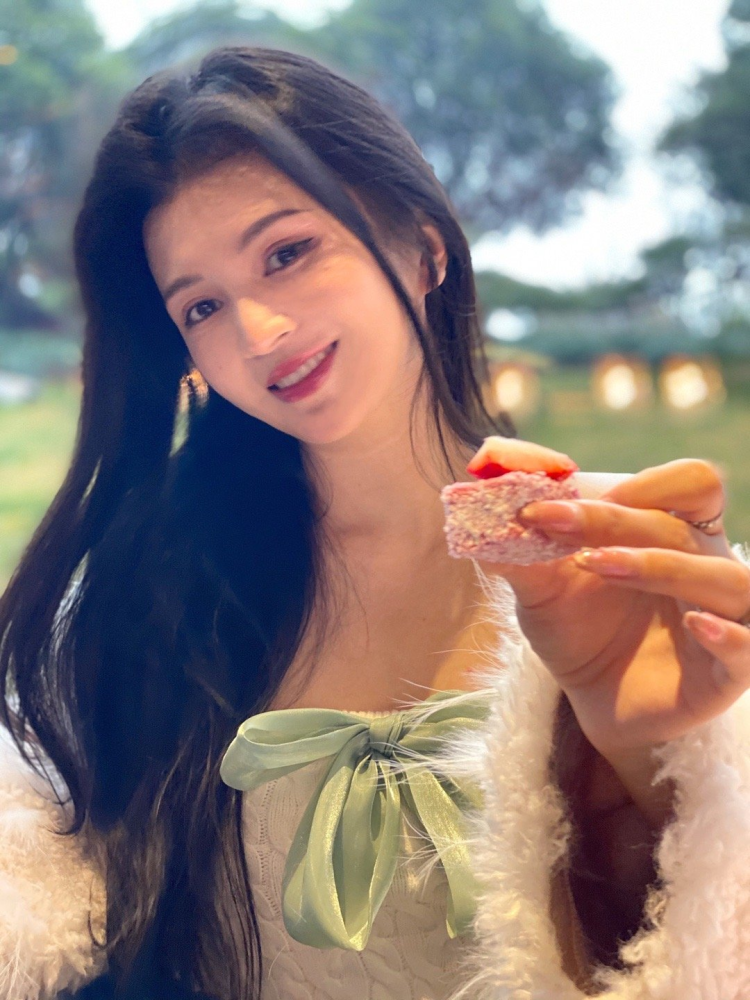 网红小冉整容失败不幸离世,整容记录曝光:自己用尽最后力气拨打的120