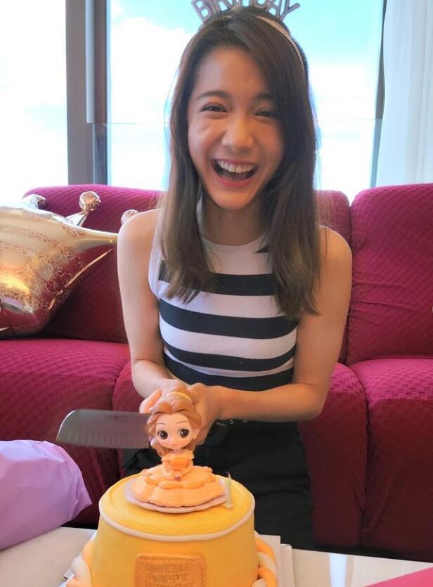 郭嘉文传与李泽楷分手回应谣言止于智者林宣妤疑故意晒钻戒