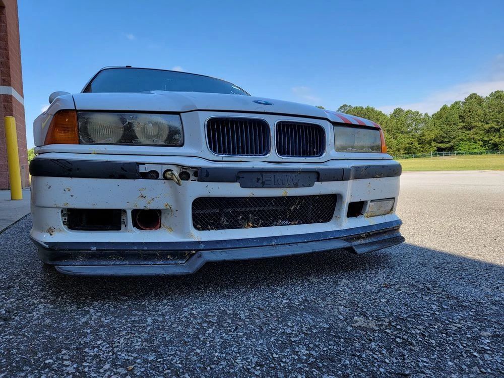 混得真惨,米其林测试场上的e36宝马m3轻量化限量版